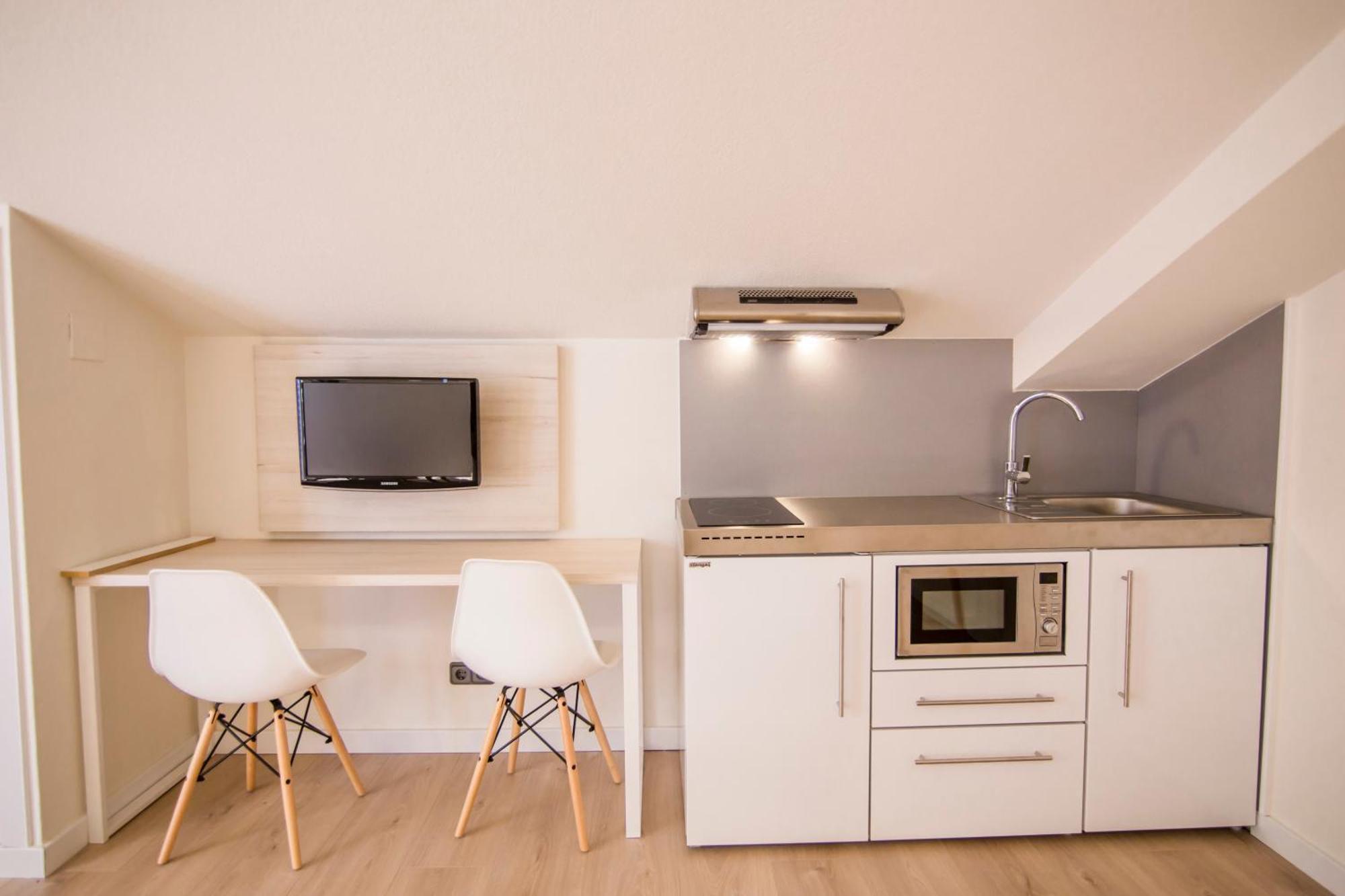 Apartamentos Plaza De Santiago - Estudios Turisticos - 1 Llave Pinto Esterno foto