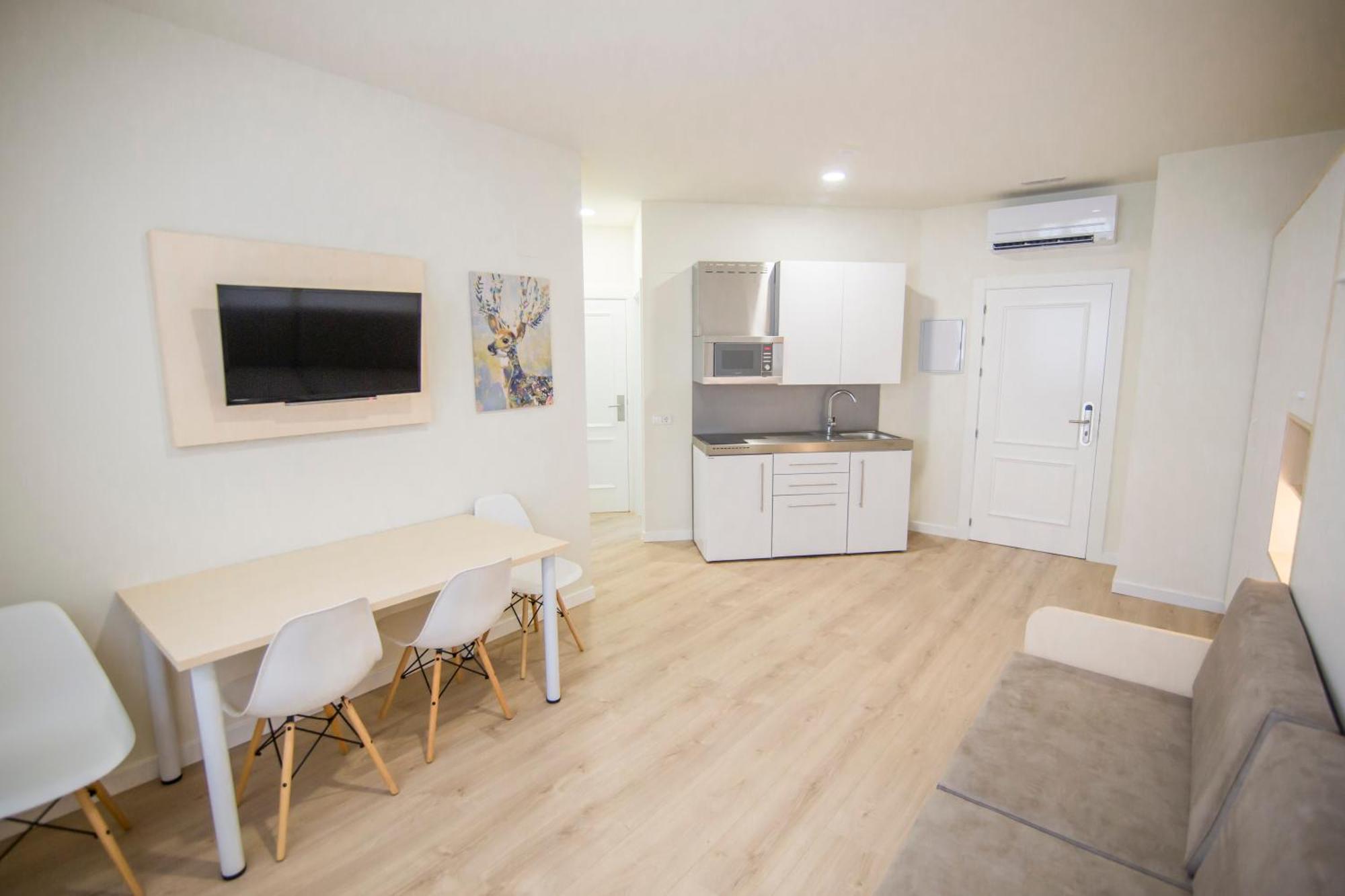 Apartamentos Plaza De Santiago - Estudios Turisticos - 1 Llave Pinto Esterno foto