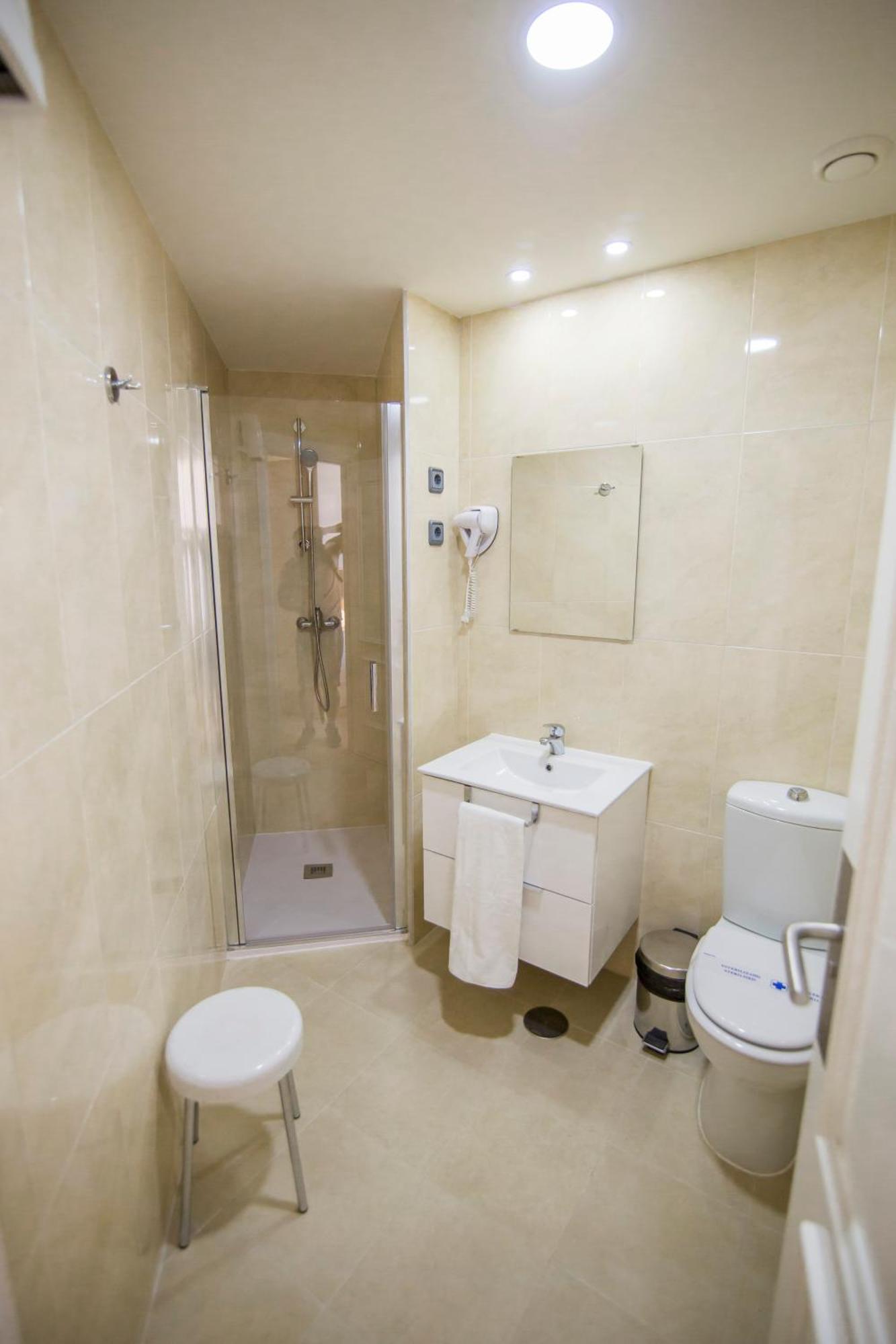 Apartamentos Plaza De Santiago - Estudios Turisticos - 1 Llave Pinto Esterno foto